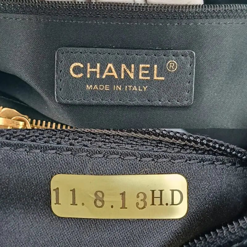 RB457 - CHANEL Vintage Black Caviar Leather GST Tote Bag
