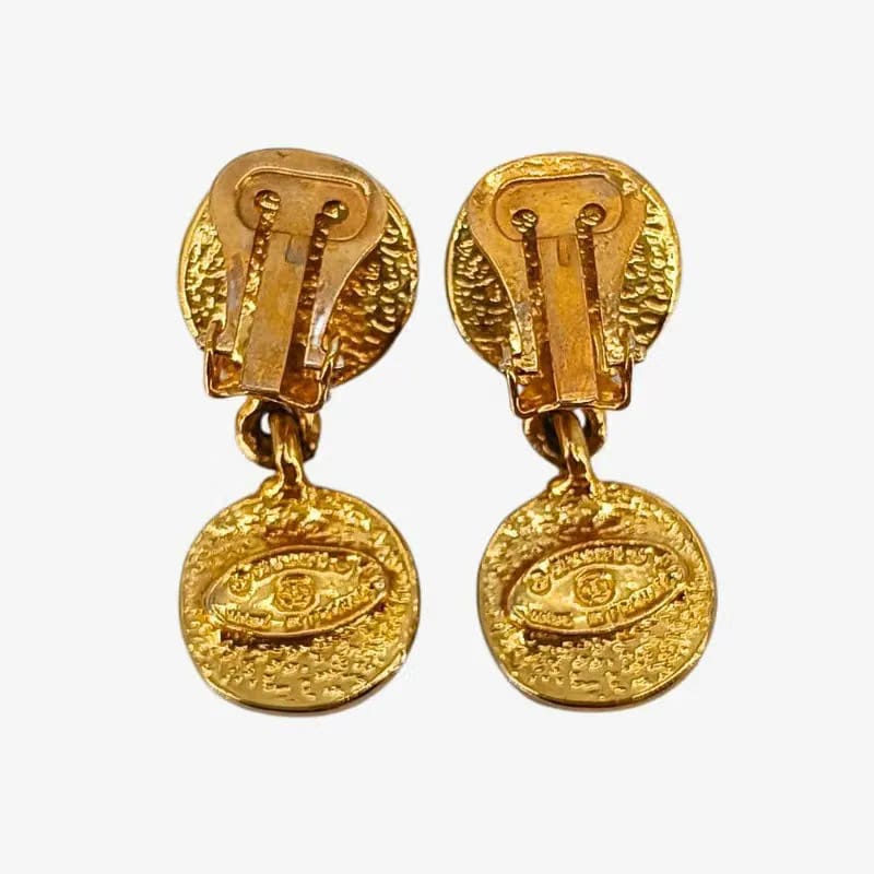 C421 - CHANEL Vintage Red/Green Glass Crystal Clip-On Earrings