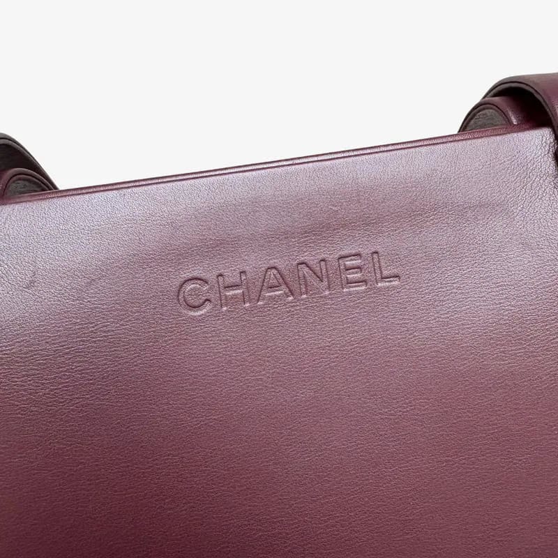 JX926 - CHANEL Vintage Burgundy Calfskin Tote Bag