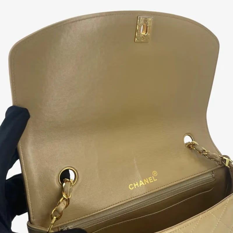 JAH197 - CHANEL Vintage Beige Lambskin 25cm Diana Flap Bag