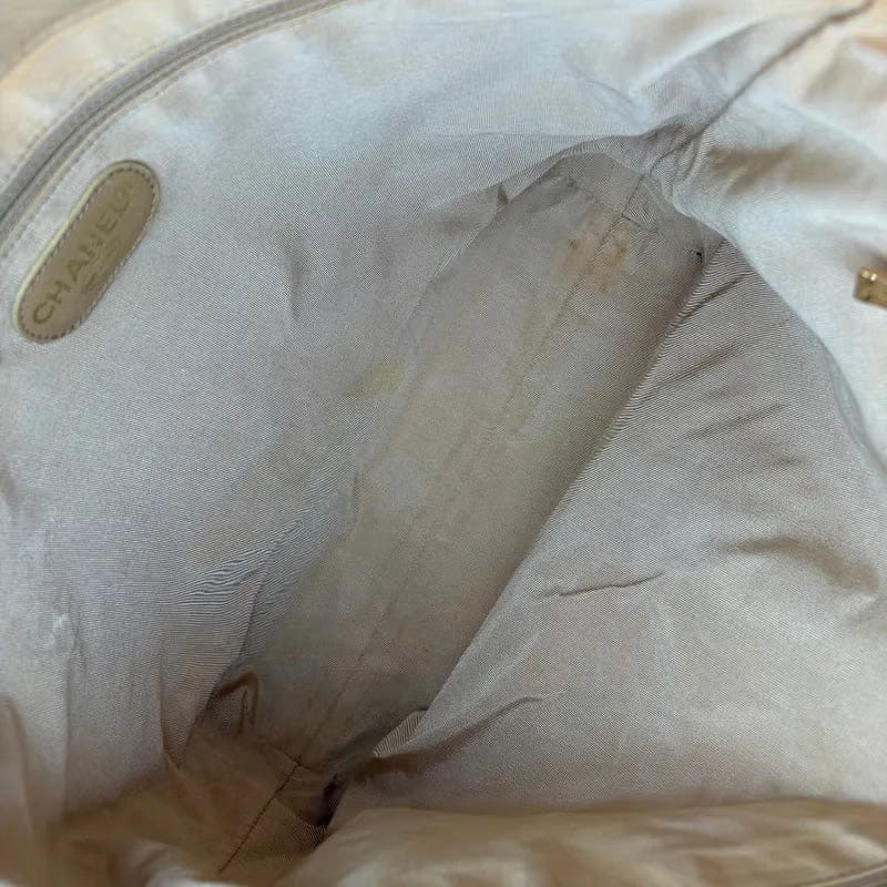 JY840 - CHANEL Vintage Beige Lambskin CC Embossed Tote Bag