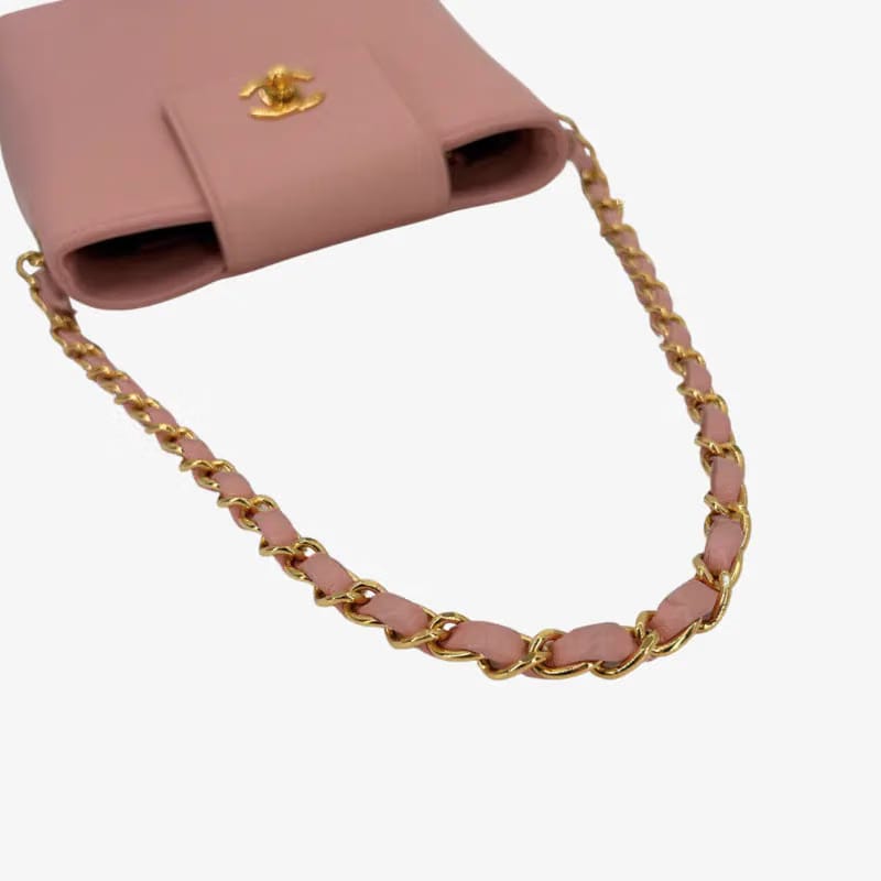 C648 - CHANEL Vintage Pink Lambskin Handbag