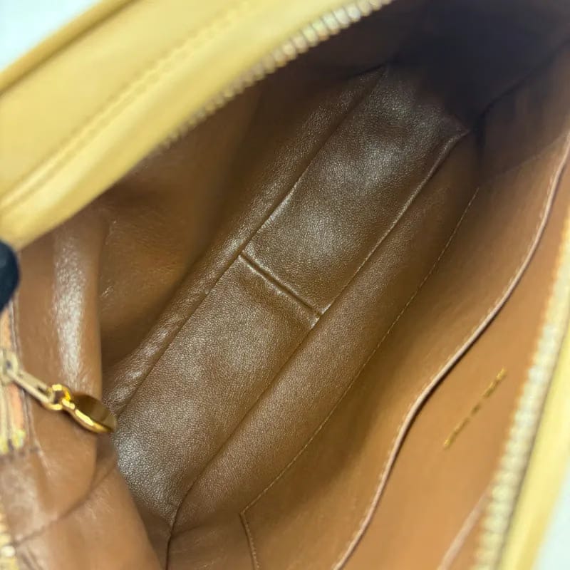 RE650 - CHANEL Vintage Beige Lambskin Tassel Camera Bag