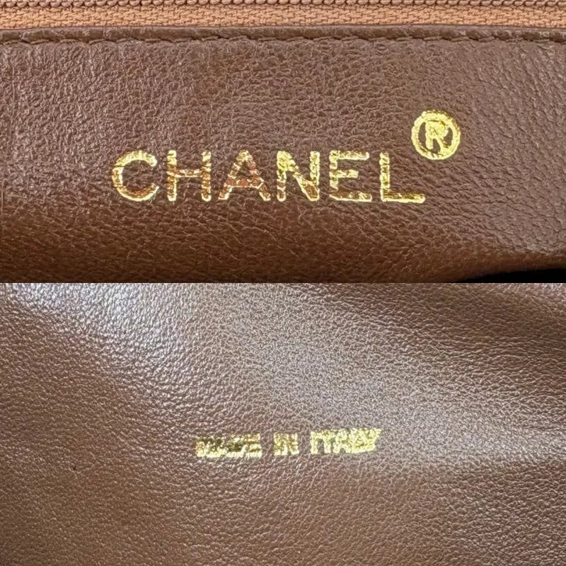 RE650 - CHANEL Vintage Beige Lambskin Tassel Camera Bag