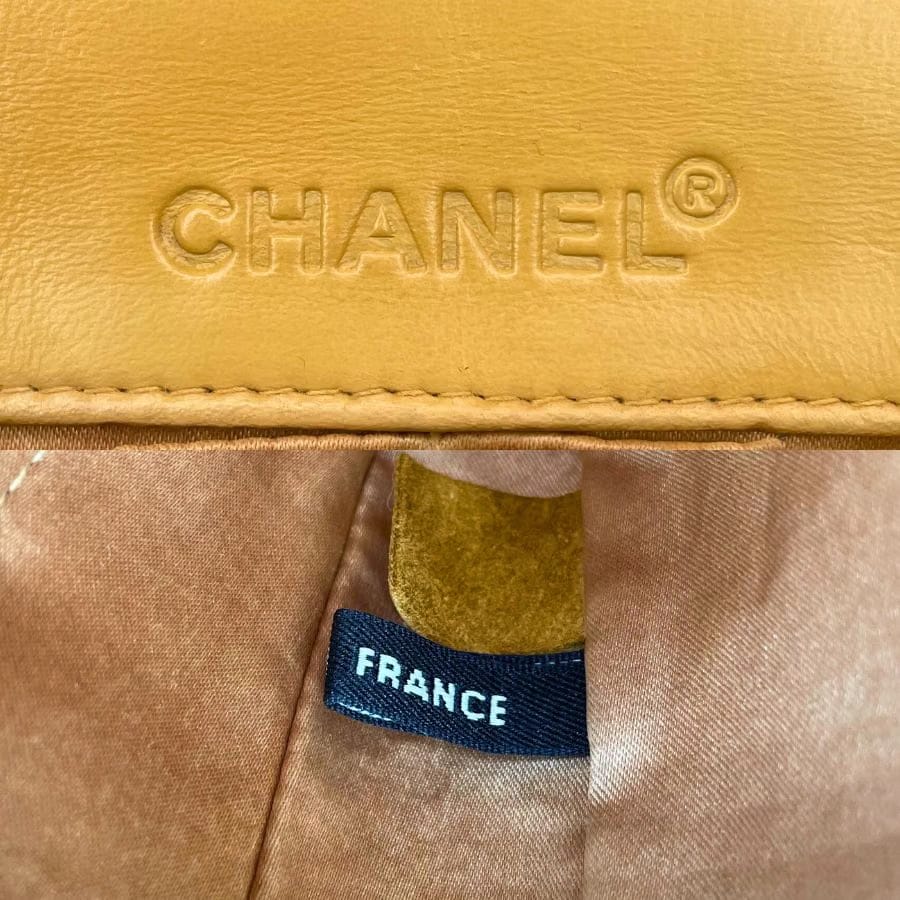 JZ390 - CHANEL Vintage Beige Lambskin Chocolate Bar Flap Bag
