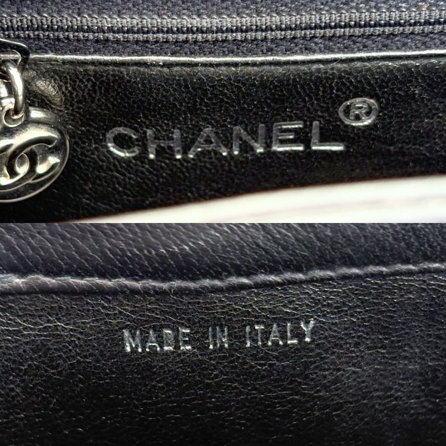 RG705 - CHANEL Vintage Black Lambskin Small Box Shoulder Bag