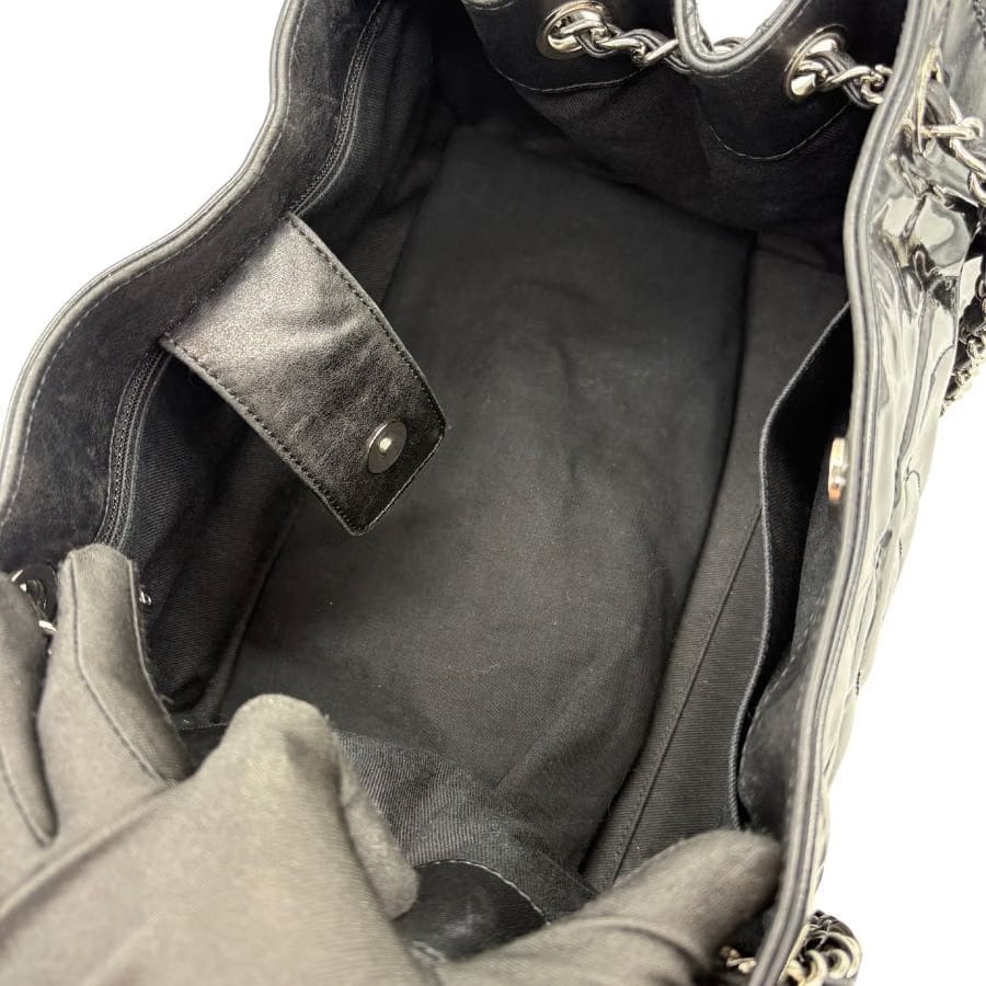 CS065 - CHANEL Black Patent Leather Tote Bag