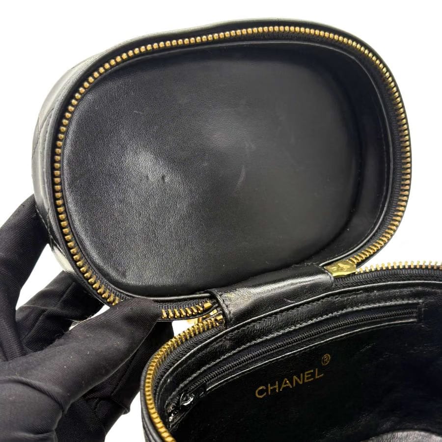 CS069 - CHANEL Vintage Black Lambskin Tassel Bucket Bag