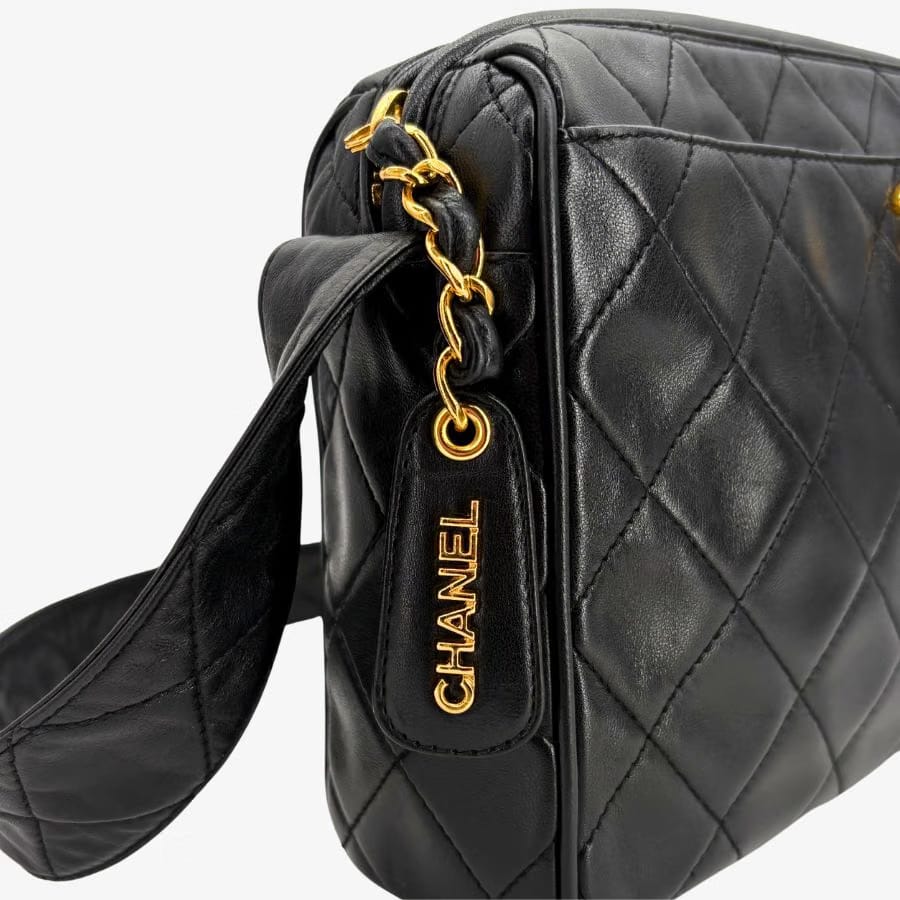 RG704 - CHANEL Vintage Black Lambskin Camera Bag