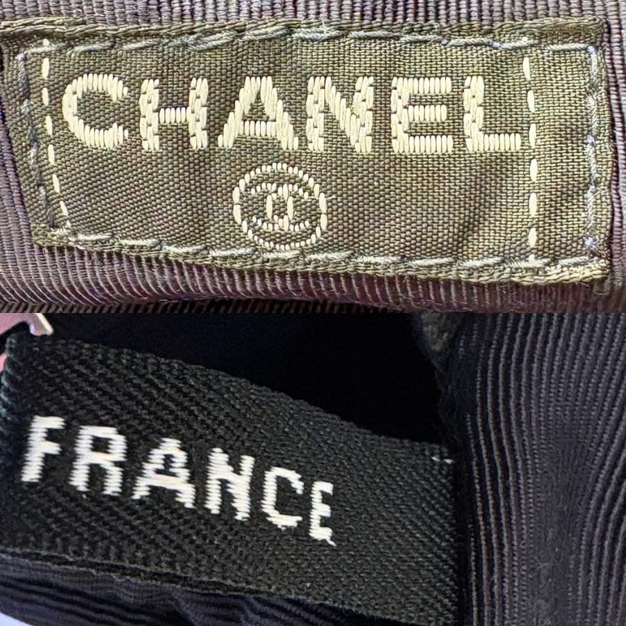 CS087 - CHANEL Vintage Dark Blue Denim Chocolate Bar Flap Bag