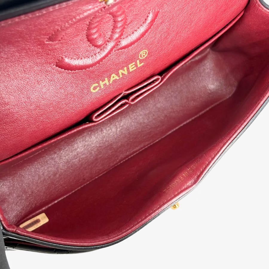 RG608 - CHANEL Vintage Black Lambskin 23cm Classic Flap Bag
