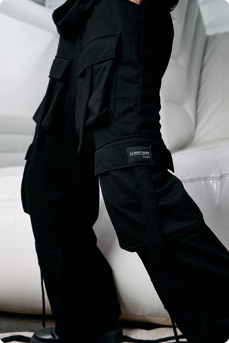 MEN'S Black Multiutility Cargo Tracks