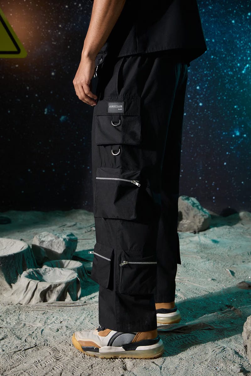 WOMEN'S BLACK ZIPPER CARGO