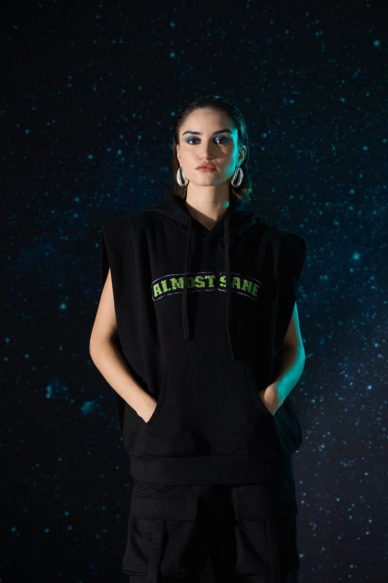 UNISEX BLACK BOXFIT HOODIE