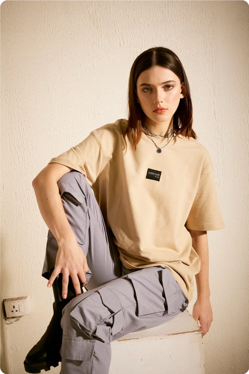WOMEN'S BEIGE ESSENTIAL T-Shirt