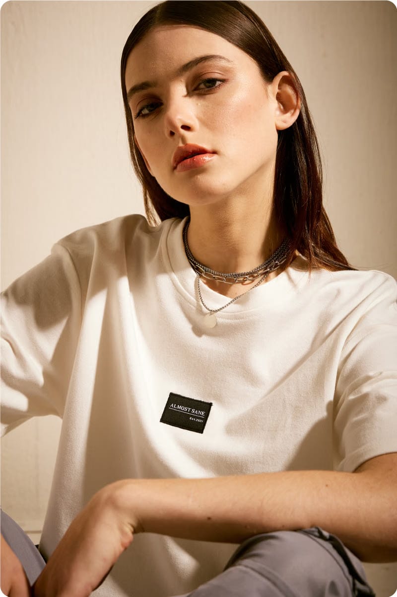 WOMEN'S WHITE ESSENTIAL T-Shirt