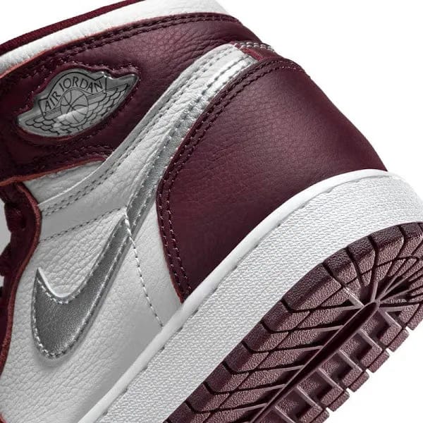 Air Jordan 1 Retro High Bordeaux
