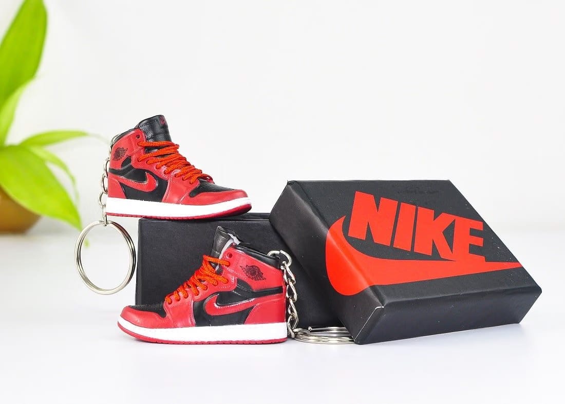 3D Sneaker Keychain With Box - AJ1 Varsity Red 1985