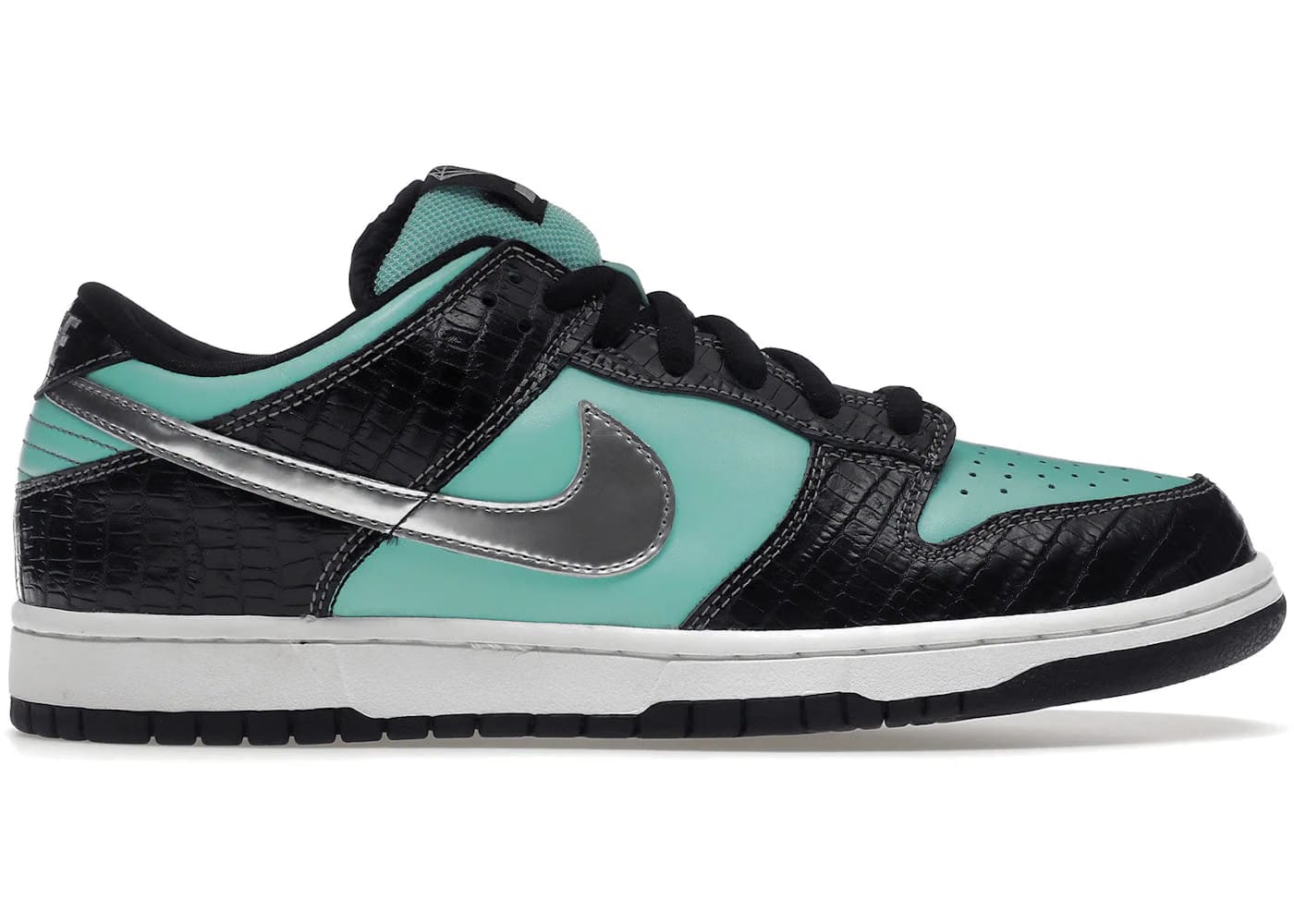 Nike SB Dunk Low Diamond Supply Co