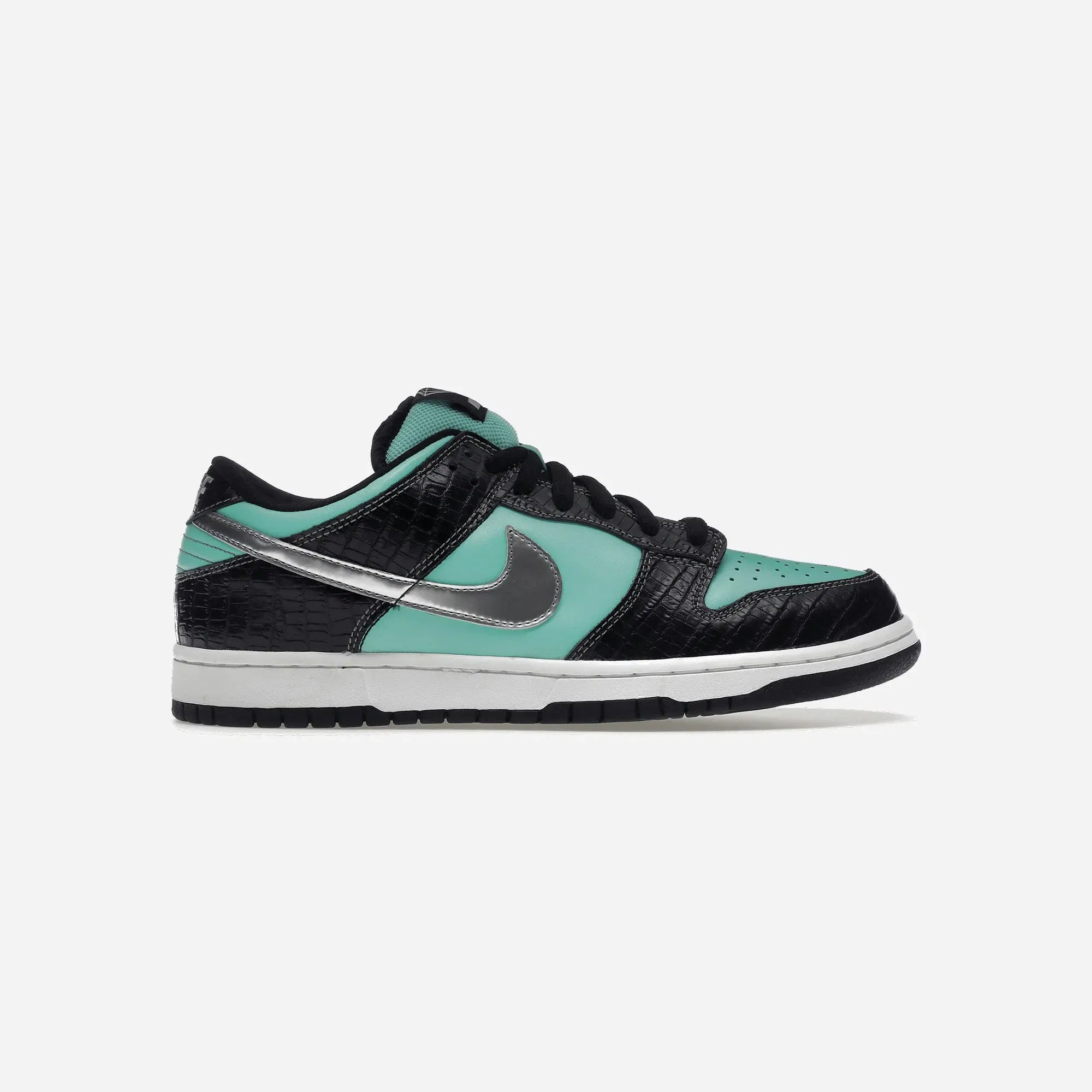 Nike SB Dunk Low Diamond Supply Co