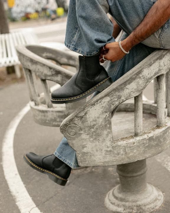 2976 Ambassador Leather Chelsea Boots - Black - Mens