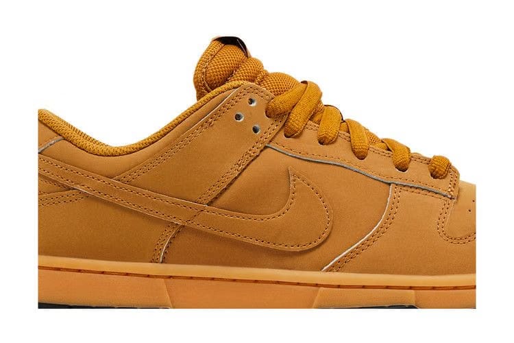 Dunk Low SE Wheat