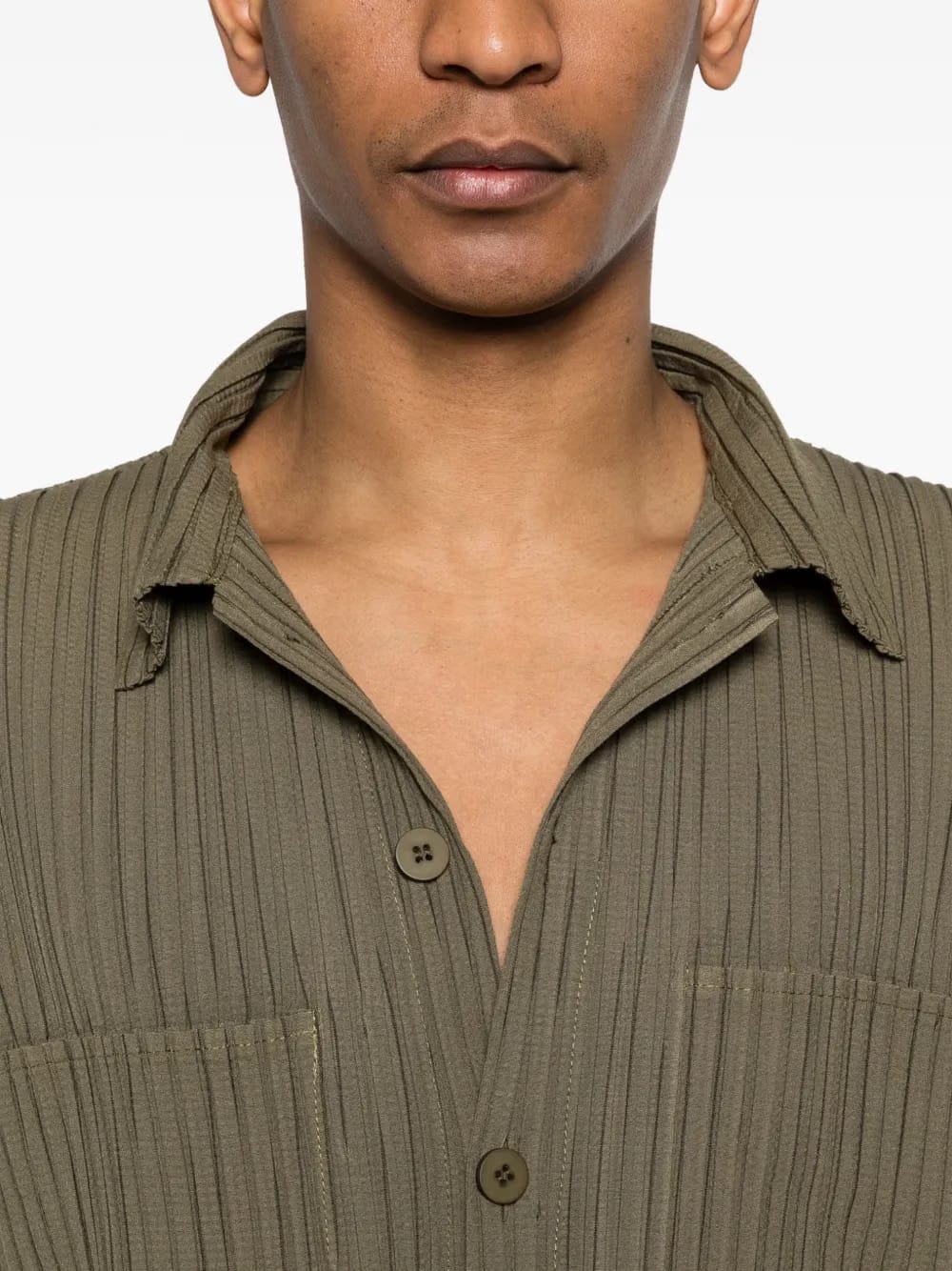 pocketed buttoned shirt