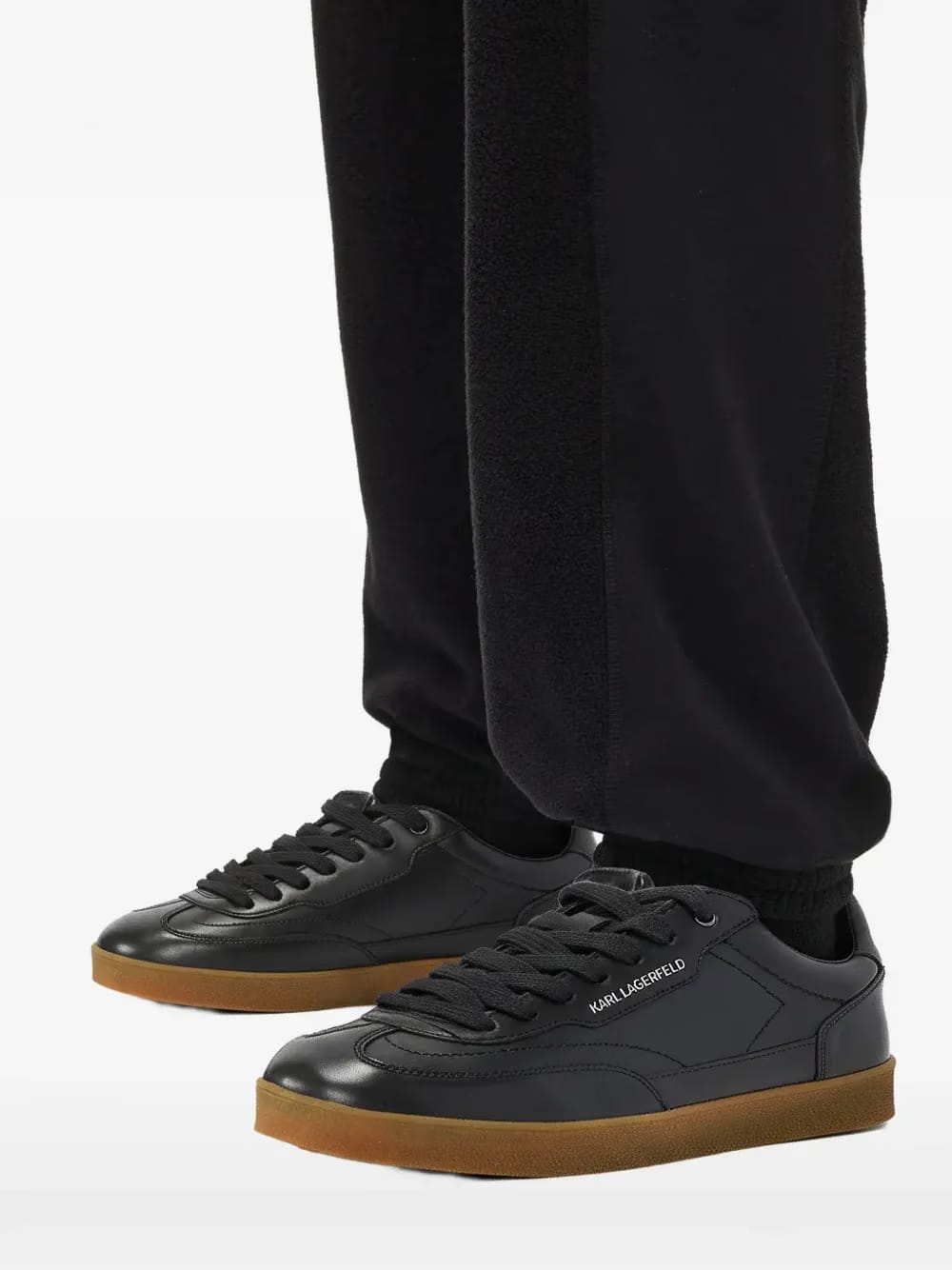 Kandidate sneakers