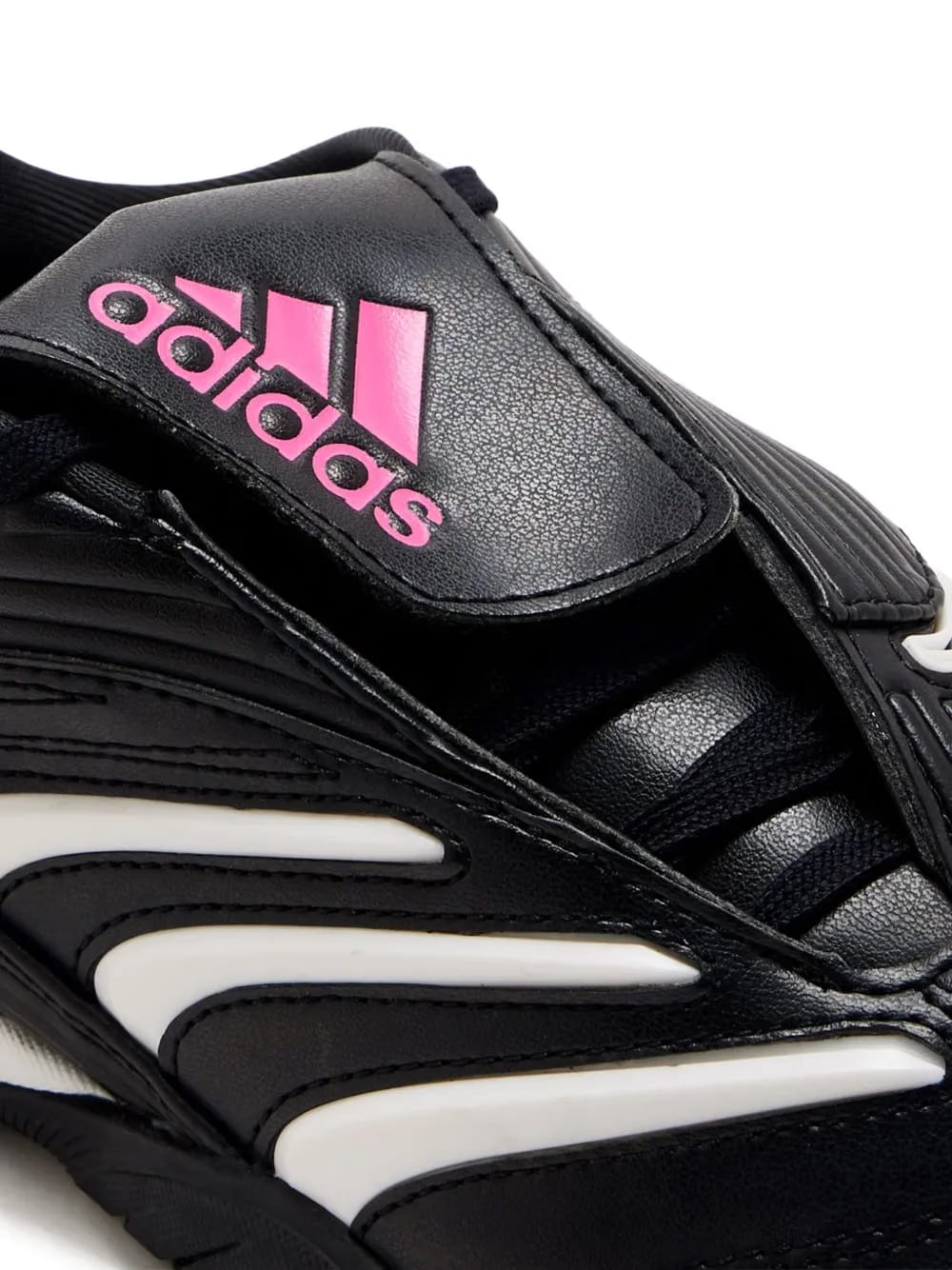 low-tops sneakers