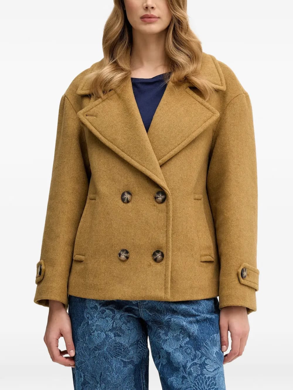 buttoned V-neck jacket