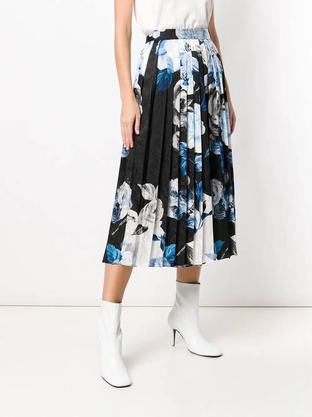 printed pleated skirt