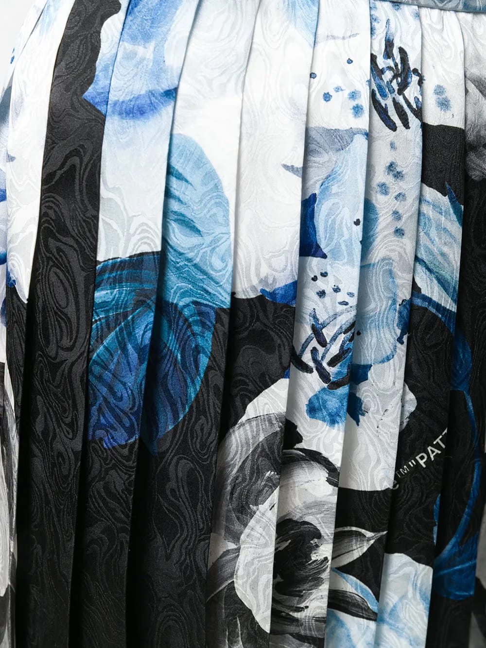 printed pleated skirt