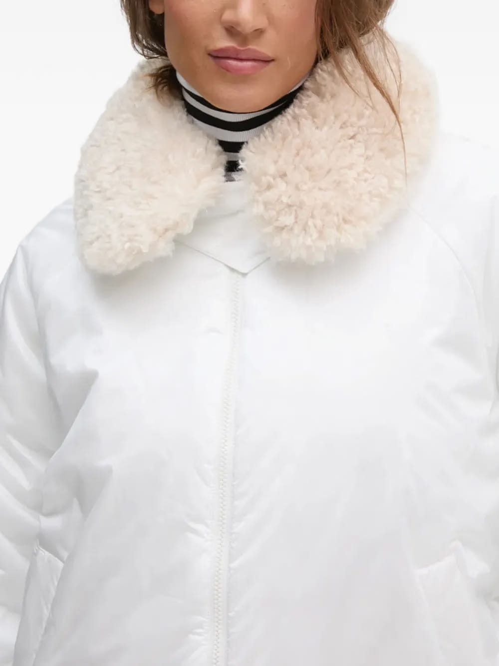 Petal faux-fur-collar zip-fastening jacket