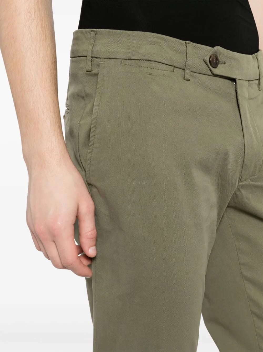 mid-rise straight-leg chino trousers