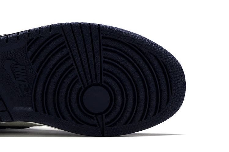 Air Jordan 1 Retro High OG Obsidian