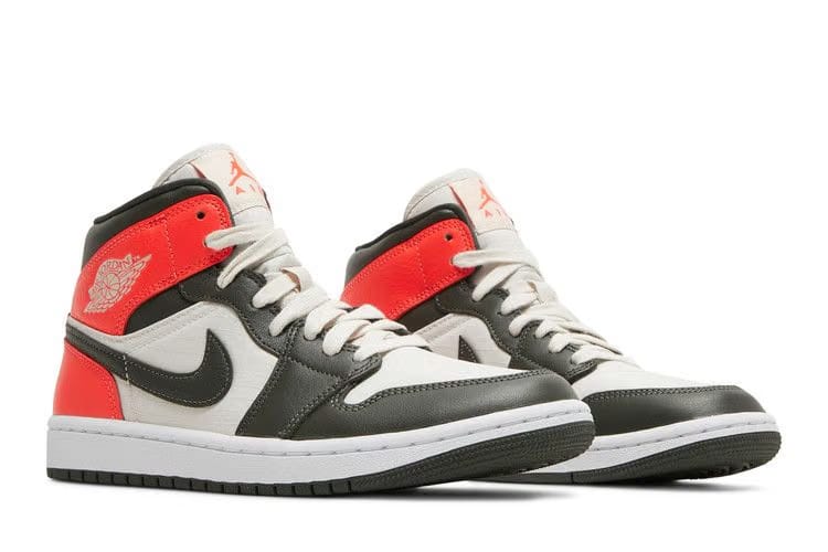 Wmns Air Jordan 1 Mid Se Newsprint