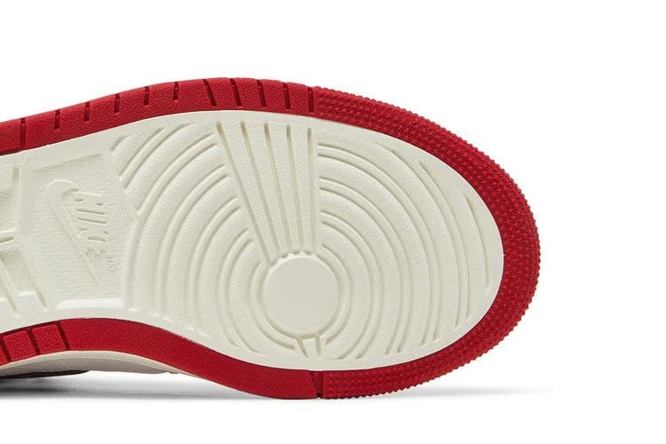 Wmns Air Jordan 1 Zoom Comfort Bulls