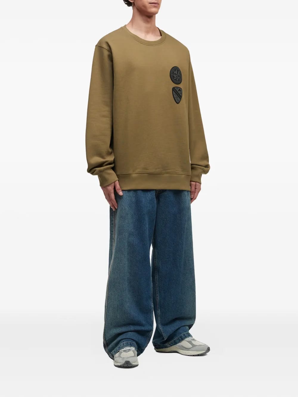 patch-pocket crew-neck sweatshirt