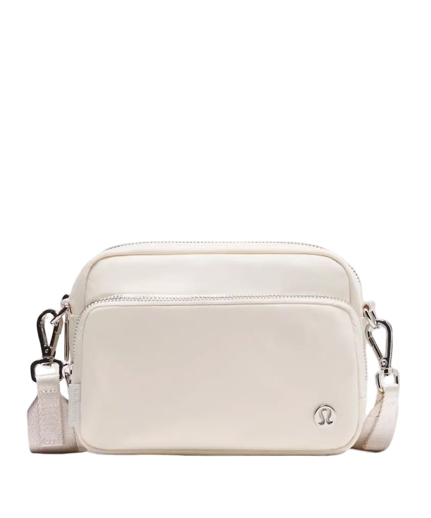 Lululemon Everywhere Crossbody Bag 2L Metal Hardwar Light Ivory/Silver