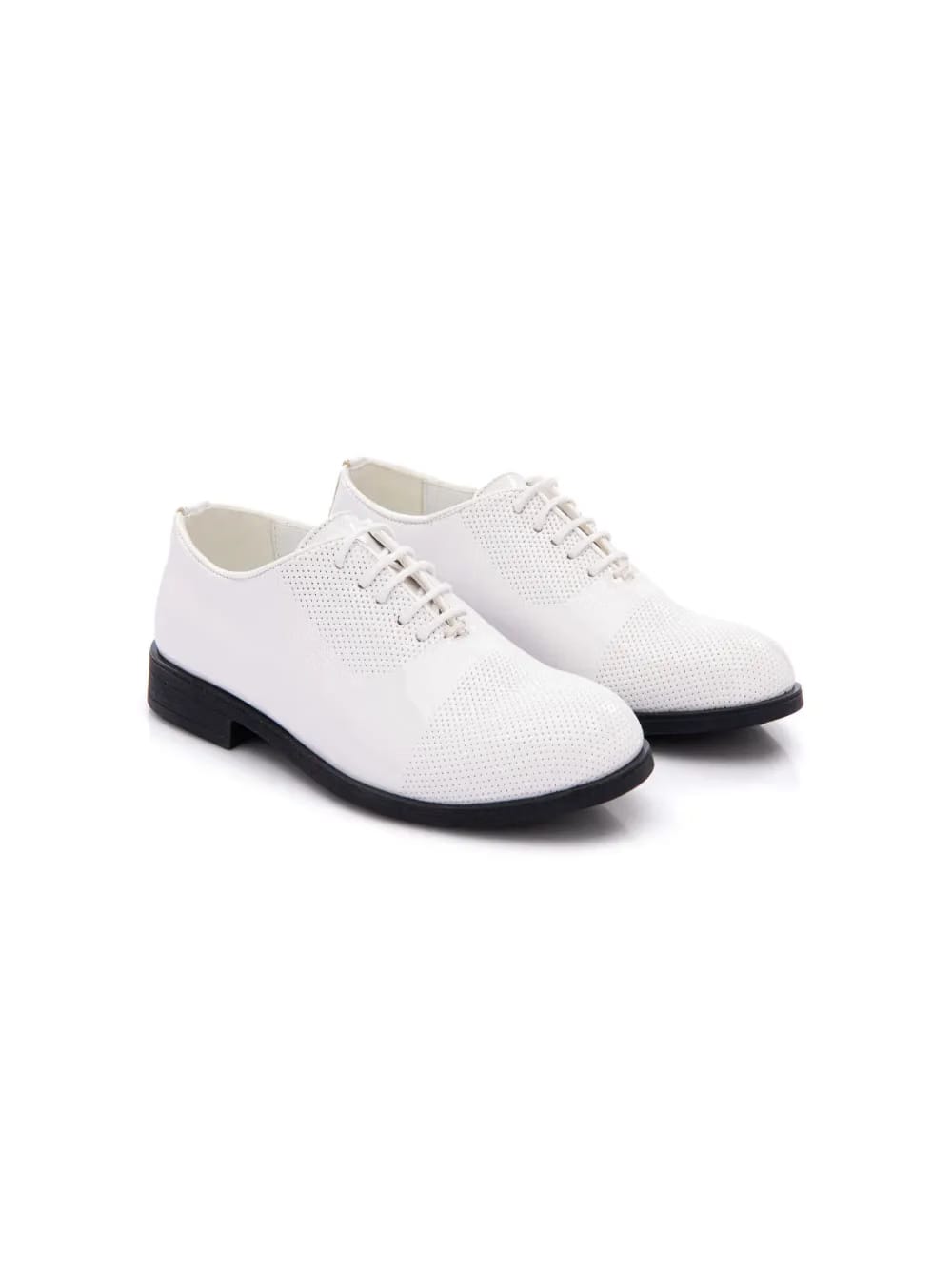 round-toe perforated oxford shoes