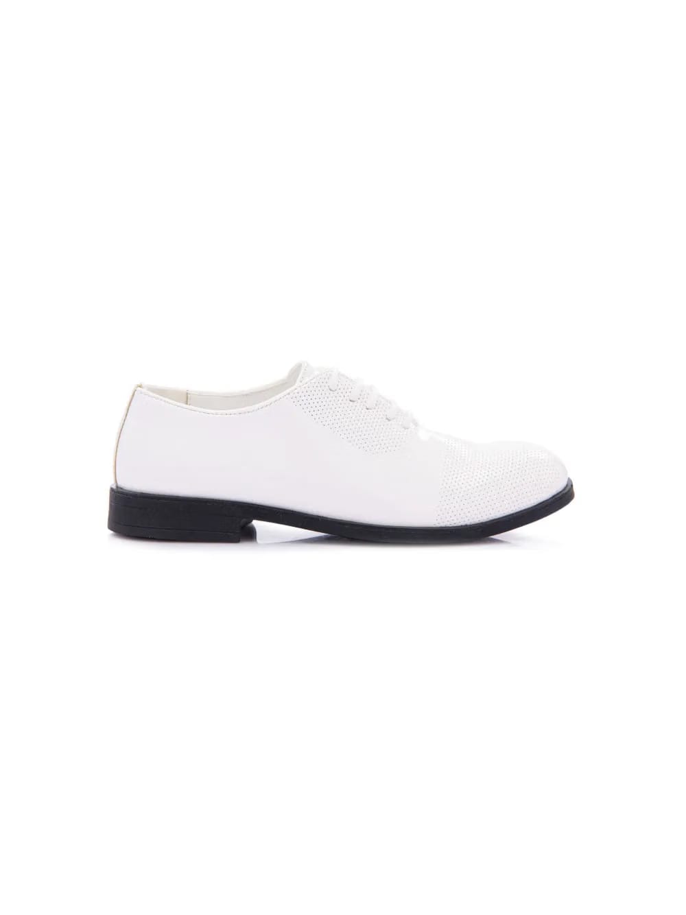 round-toe perforated oxford shoes