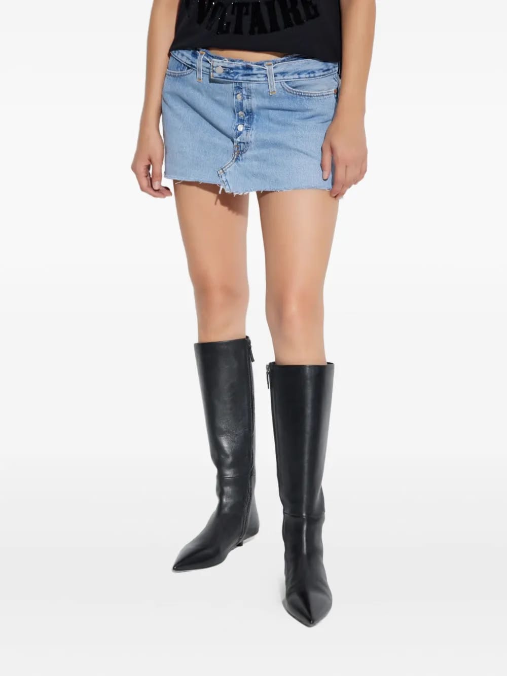 button-fastening frayed denim skirt