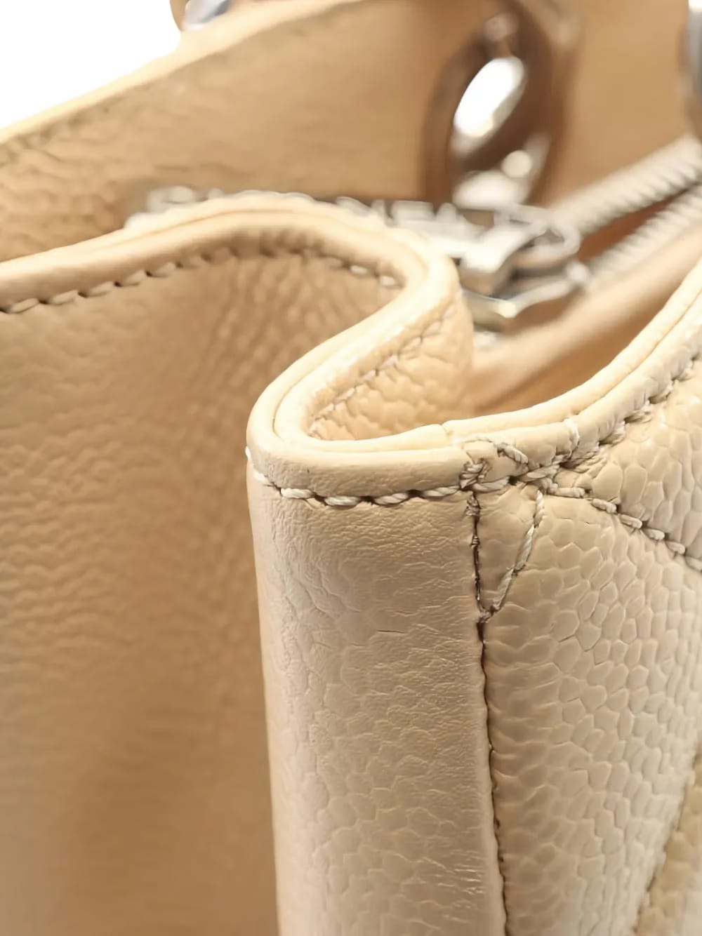 2010-2011 quilted shoulder bag