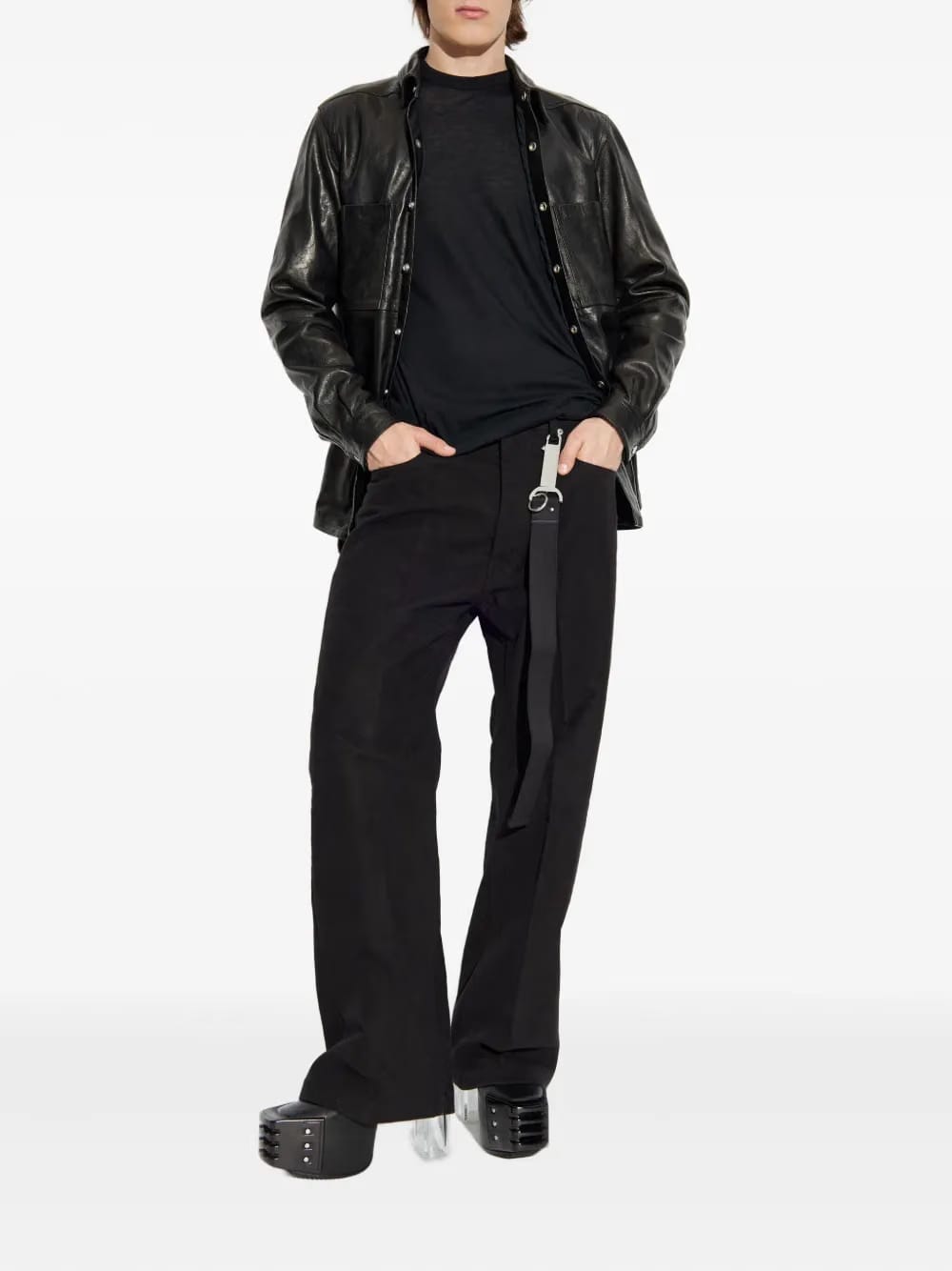 button-fastening flap-pocket shirt