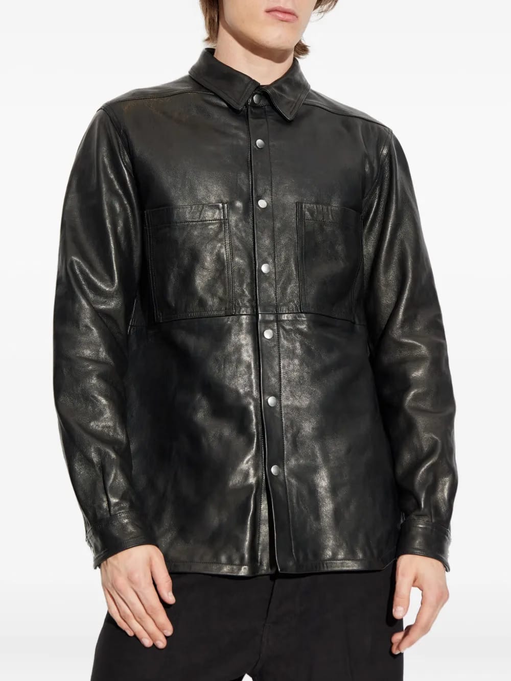 button-fastening flap-pocket shirt