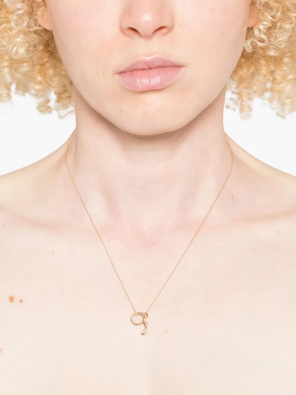 18K yellow gold Letter Q diamond necklace