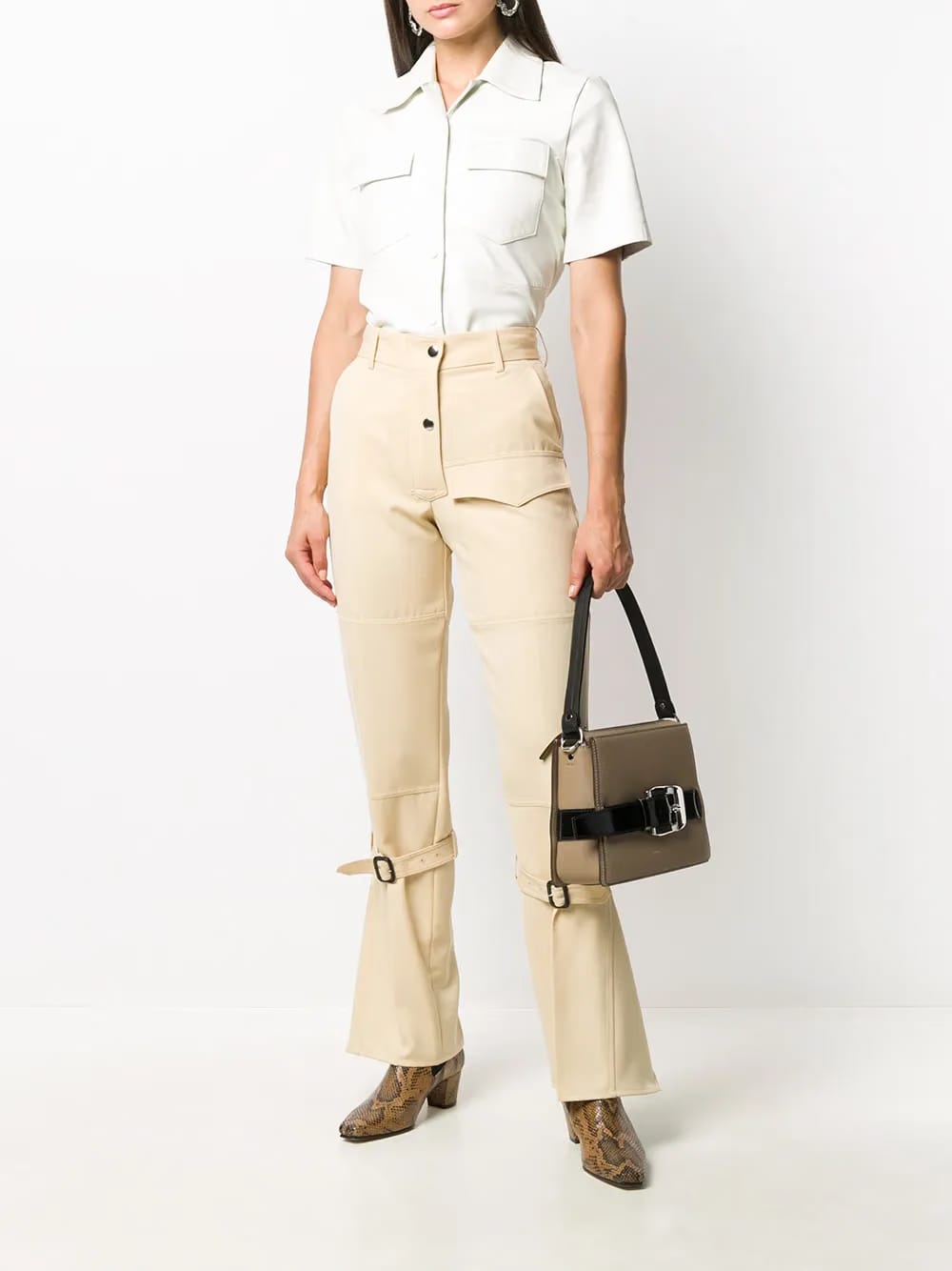 knee-strap flared trousers