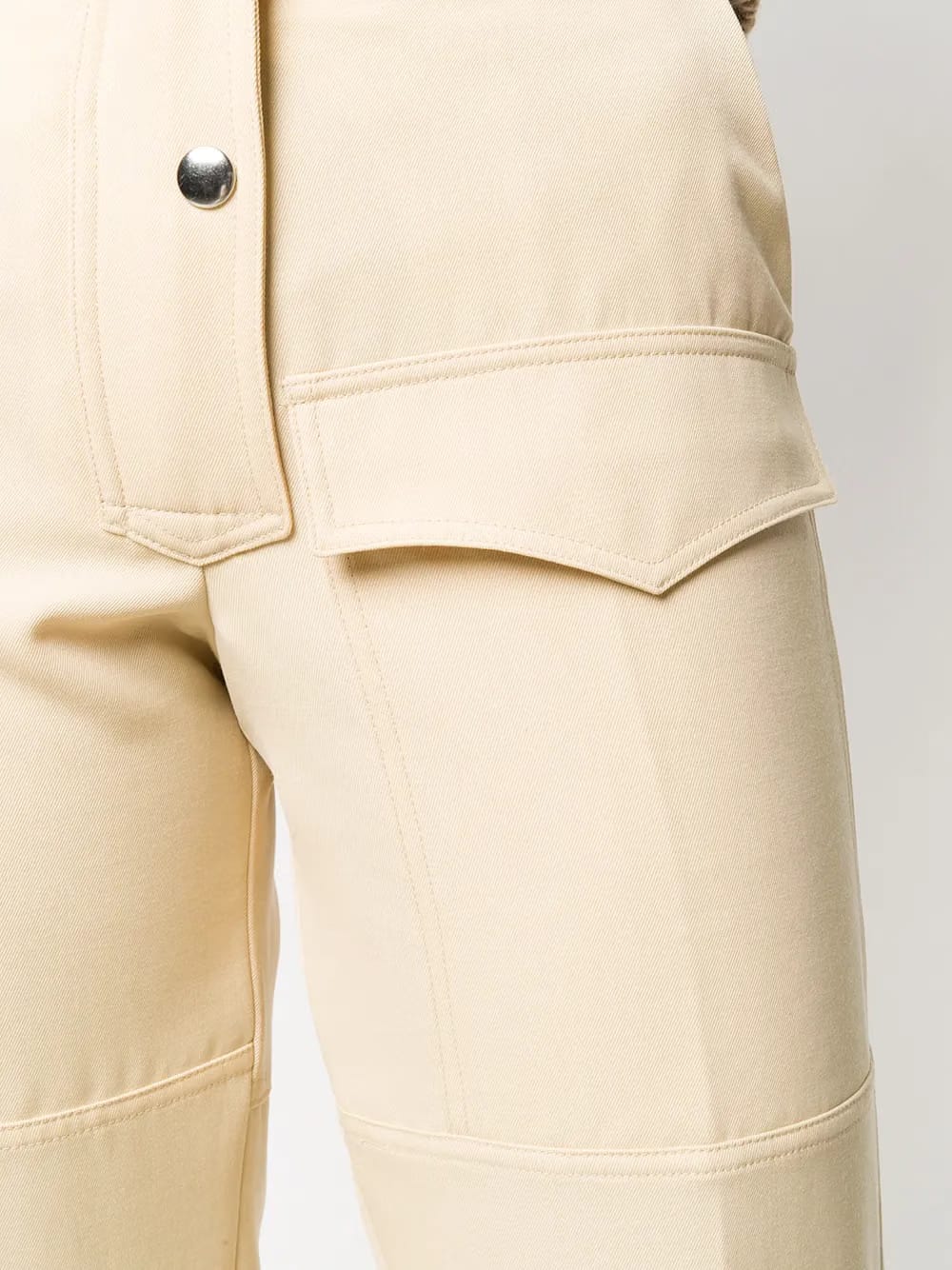 knee-strap flared trousers