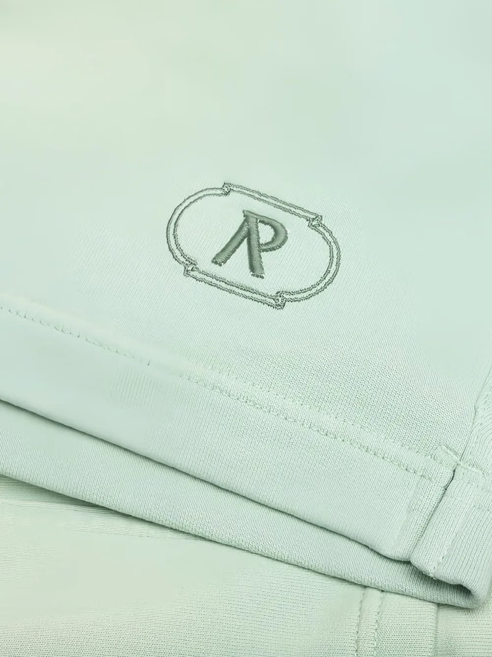 embroidered-logo pocket shorts