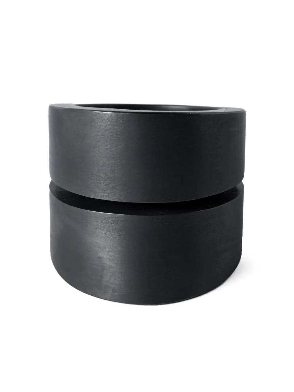 Crevice brushed ring